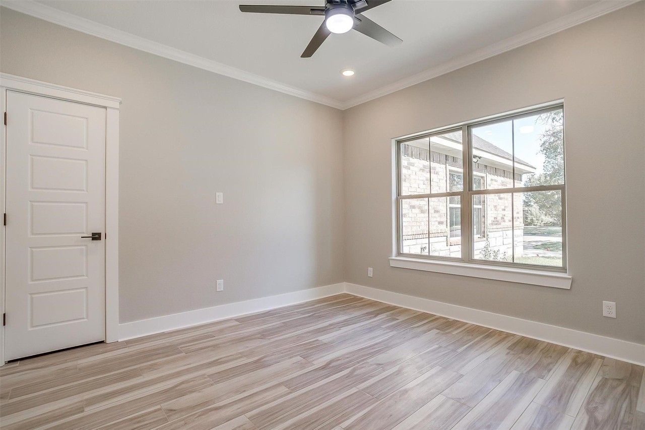 908 Meadowlark Ln - Photo 7 of 40