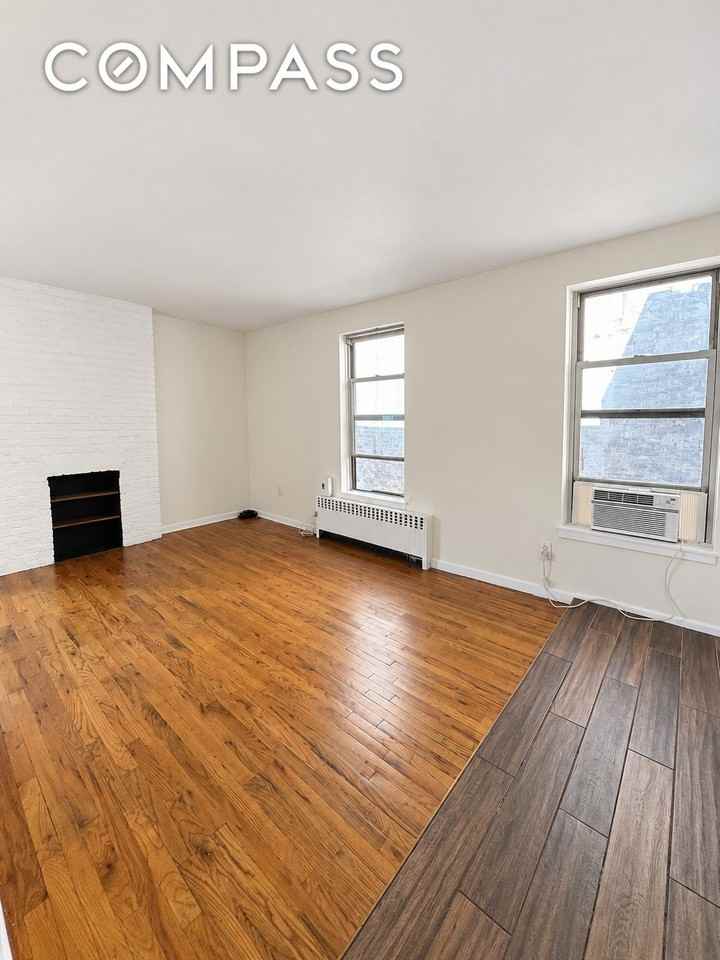 304 W 10th St #5C - Photo 2 of 9