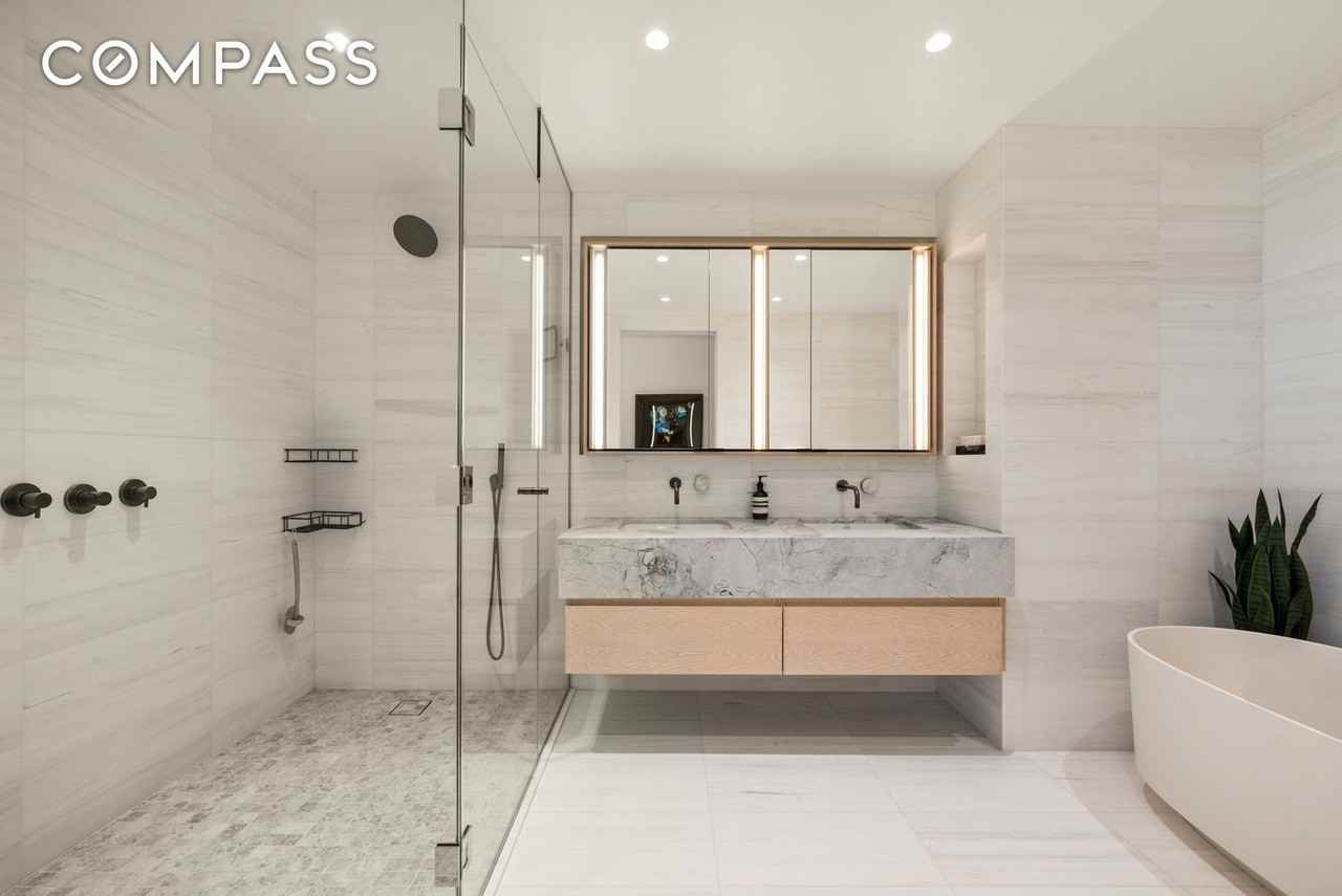 110 N 1st St #PHB - Photo 5 of 22