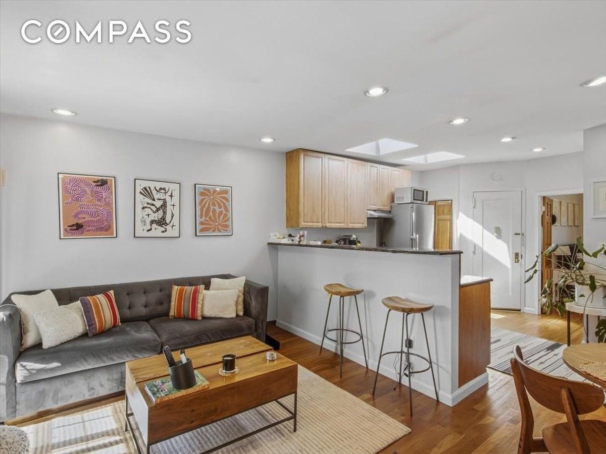1 Horatio St #4 - Photo 4 of 14