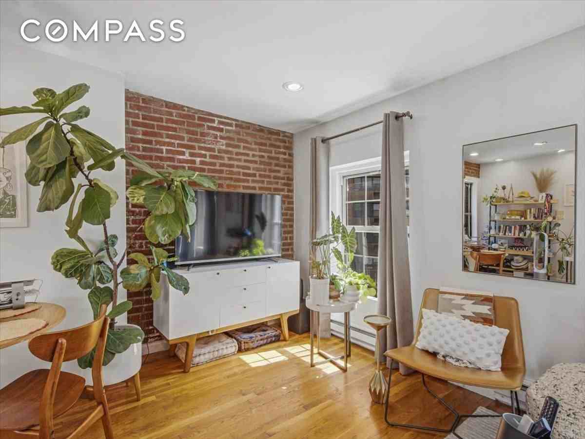 1 Horatio St #4 - Photo 6 of 14