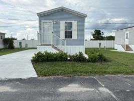 featured image of 28 N Lake Side #219