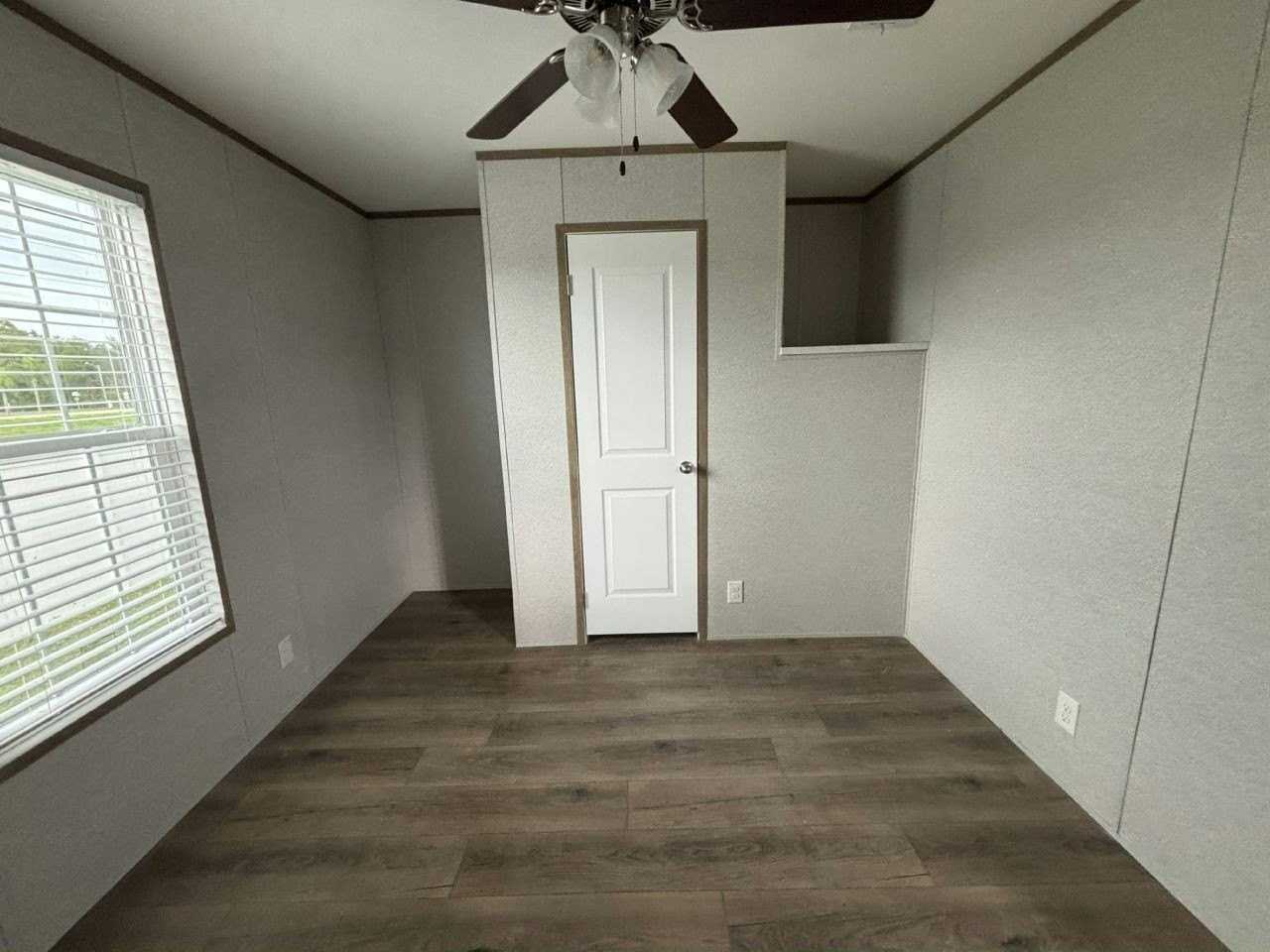 28 N Lake Side #219 - Photo 6 of 10