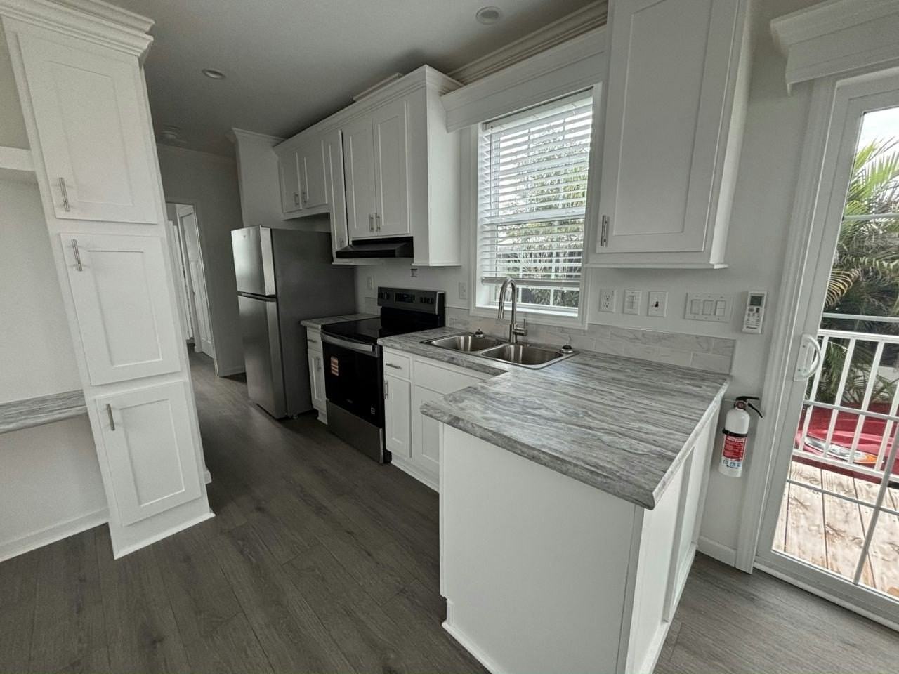 39 Connie Dr #34 - Photo 4 of 9