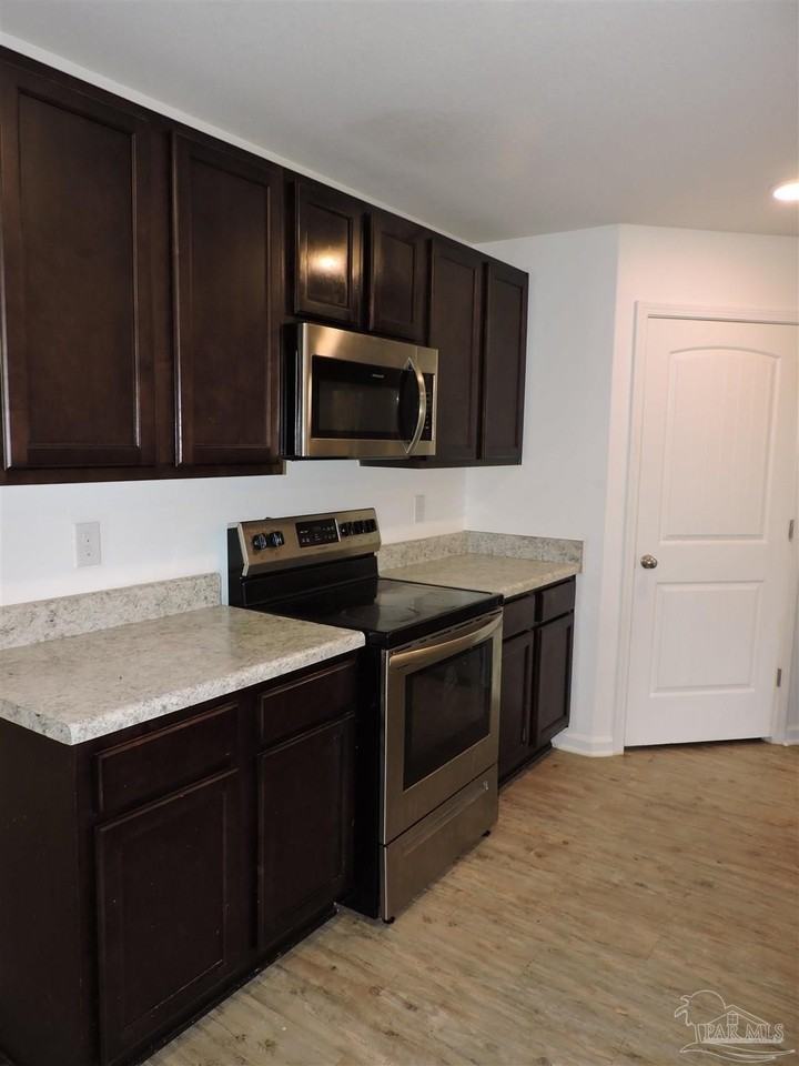 5780 Blackhorse Cir - Photo 2 of 29