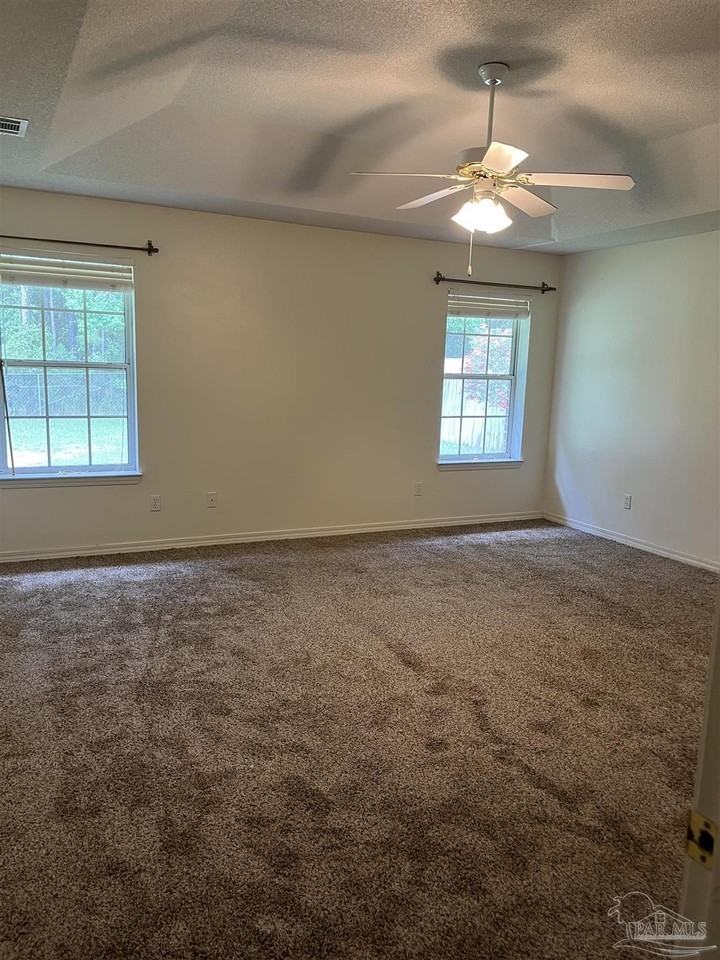 571 Riola Pl - Photo 5 of 9