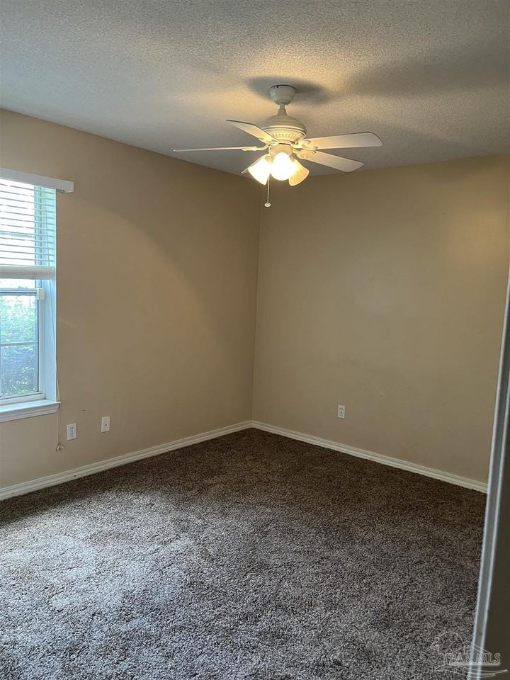 571 Riola Pl - Photo 7 of 9