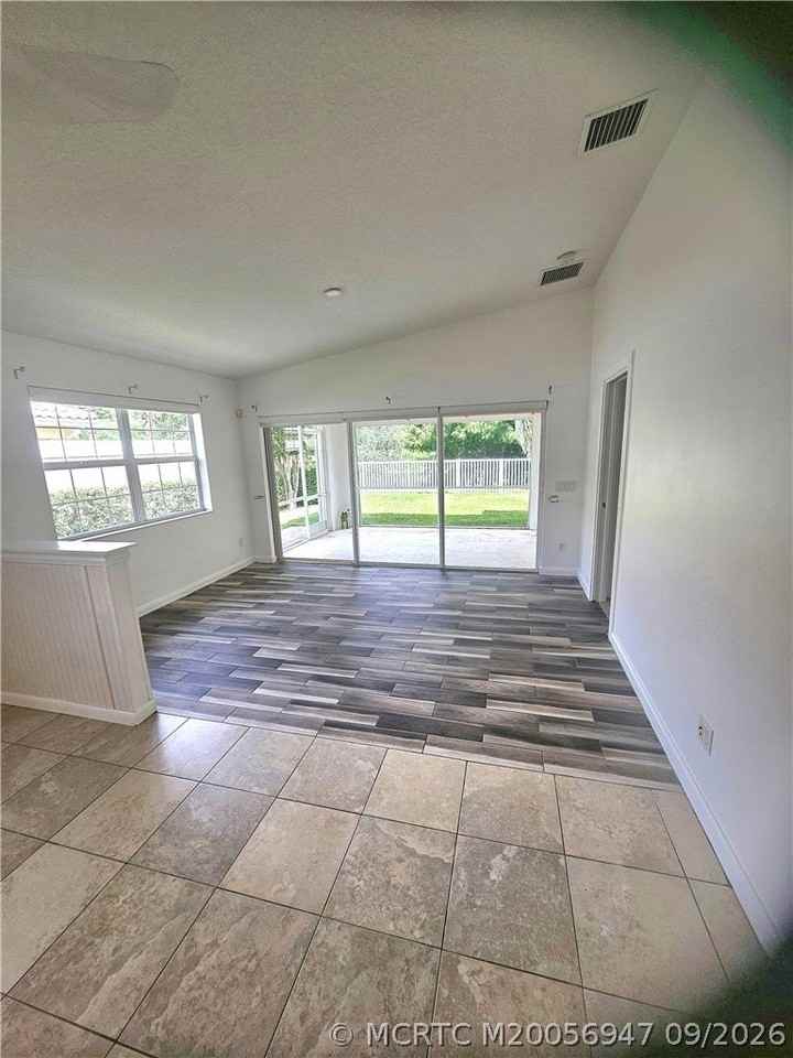 11208 Sw Pembroke Dr - Photo 4 of 44