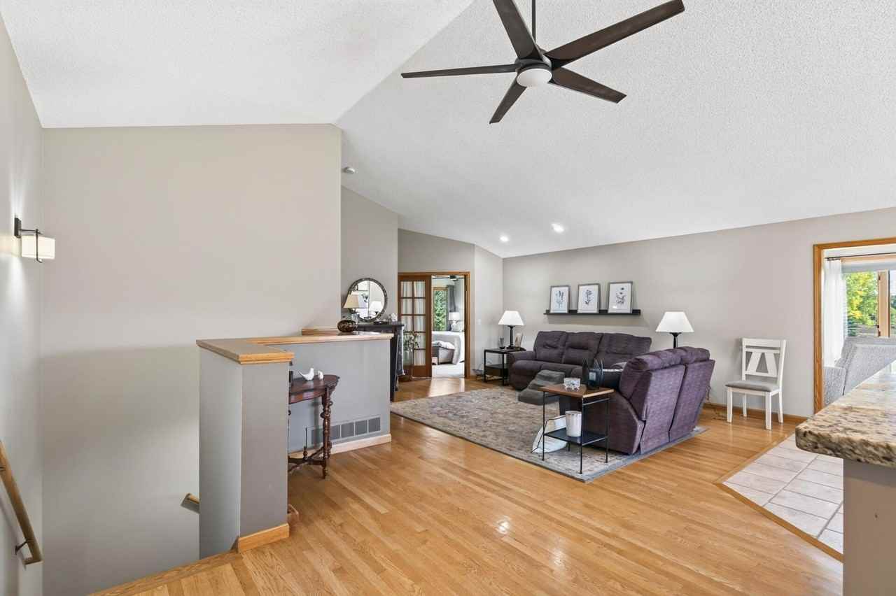 14372 Heather Rdg - Photo 3 of 37