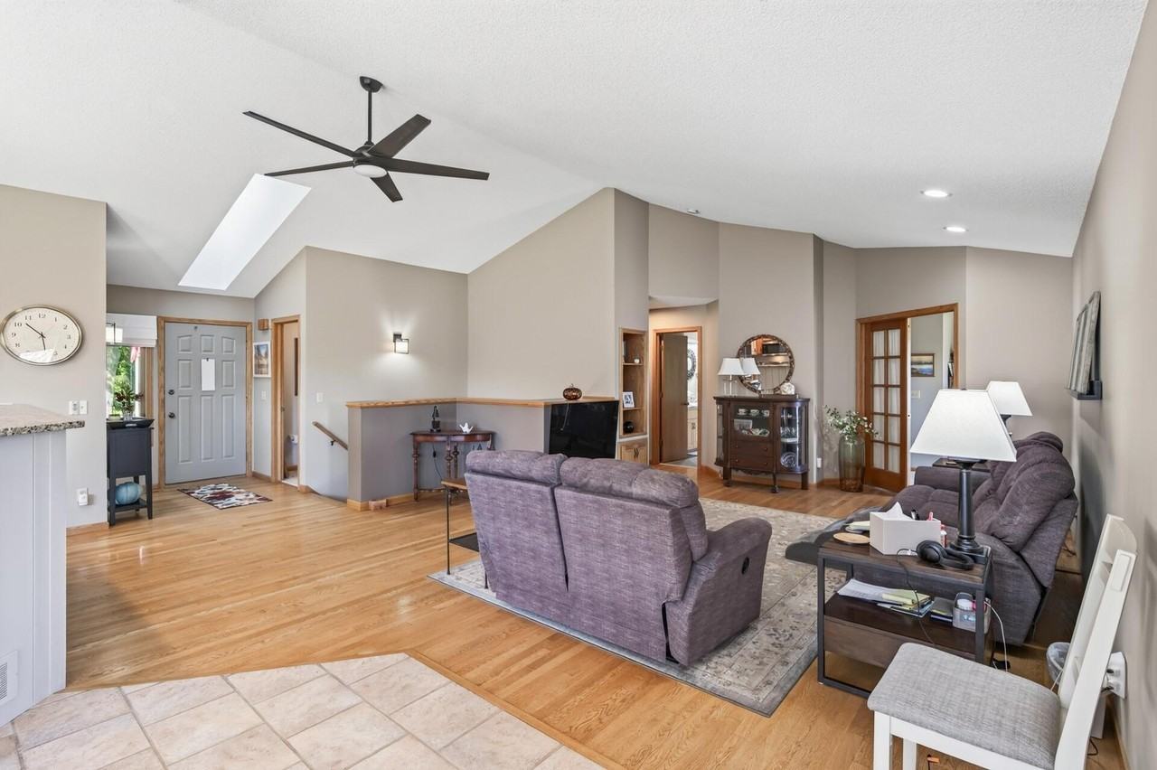14372 Heather Rdg - Photo 4 of 37
