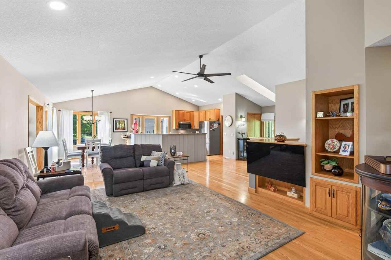 14372 Heather Rdg - Photo 7 of 37
