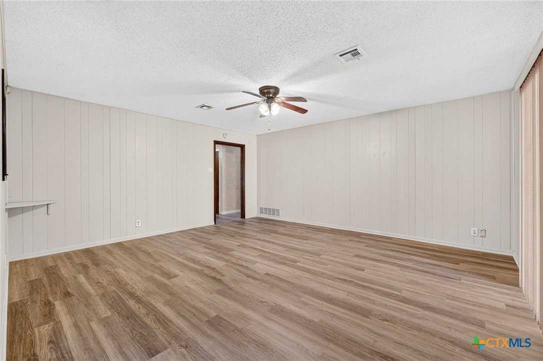 506 Arapaho Dr - Photo 4 of 14