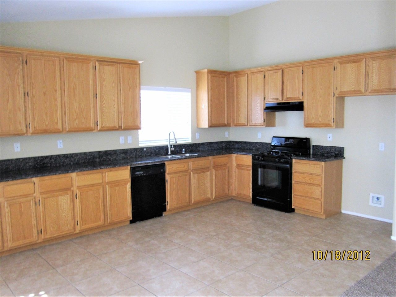 25623 Mountain Springs St - Photo 3 of 6