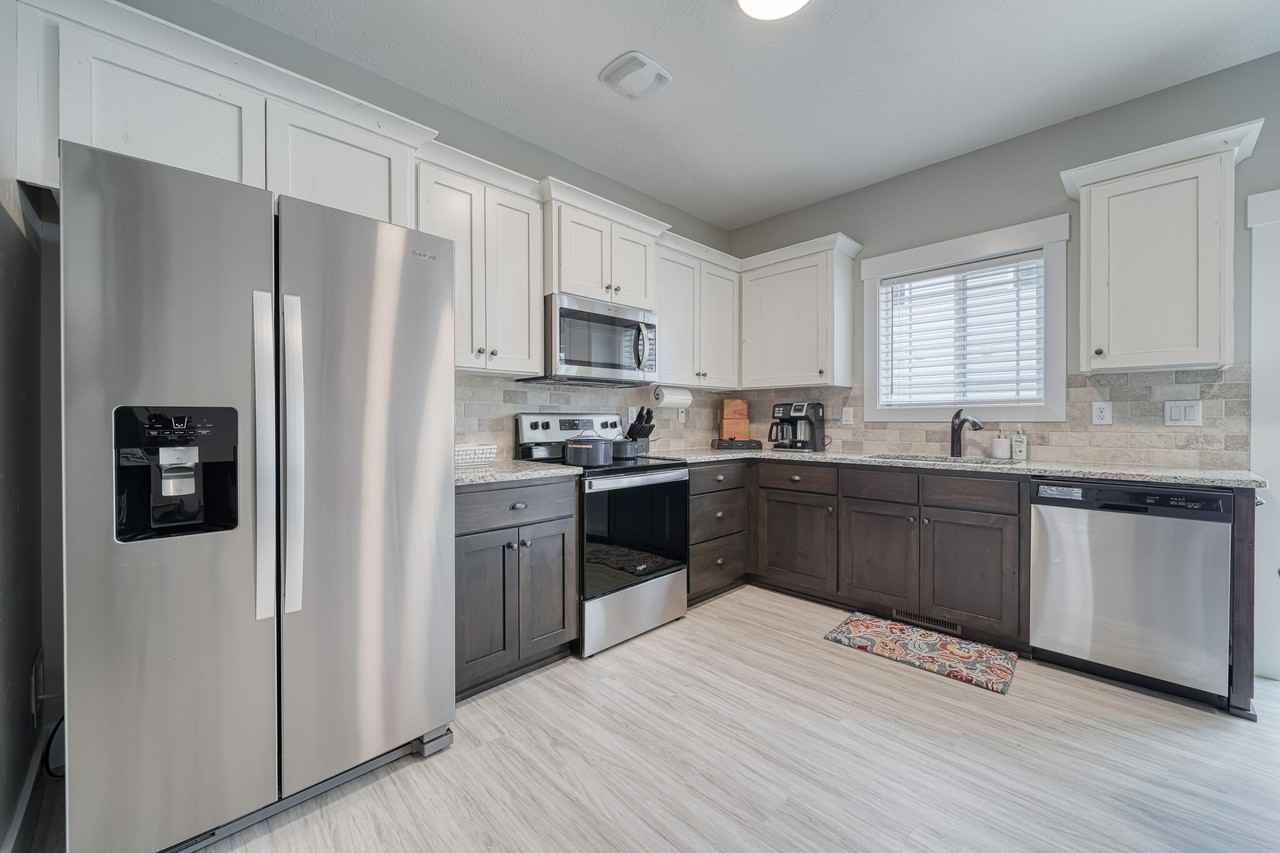 714 S Saturn Ave #B - Photo 7 of 23