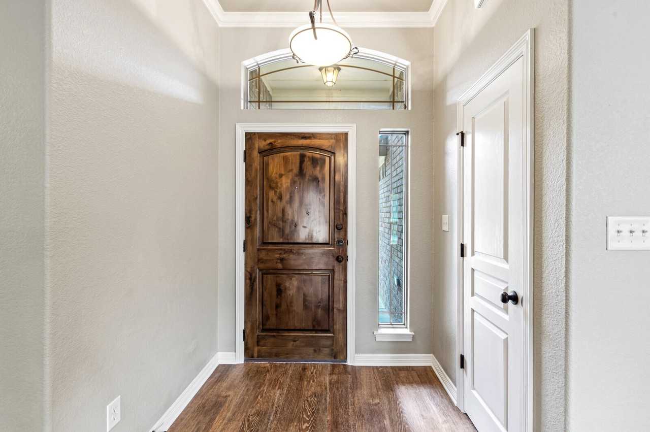 1617 Shadow Canyon Dr - Photo 3 of 24