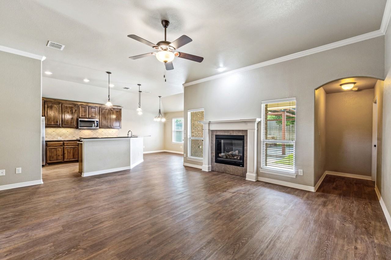 1617 Shadow Canyon Dr - Photo 4 of 24