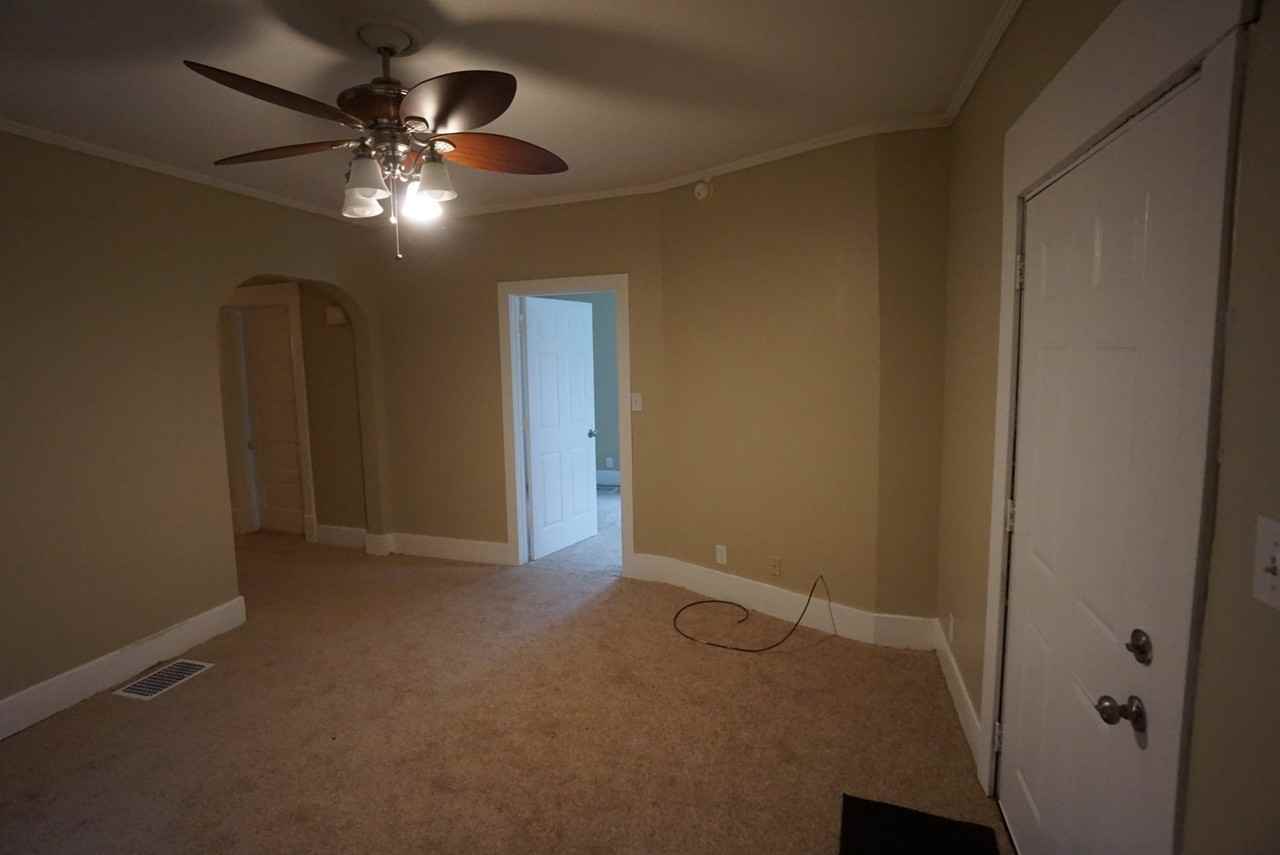 3421 Dearcy Ave - Photo 4 of 11