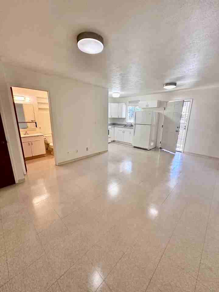 2205 Fern St - Photo 4 of 10