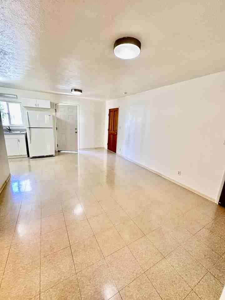 2205 Fern St - Photo 5 of 10