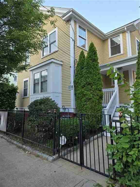 98 Hamilton St - Photo 3 of 21