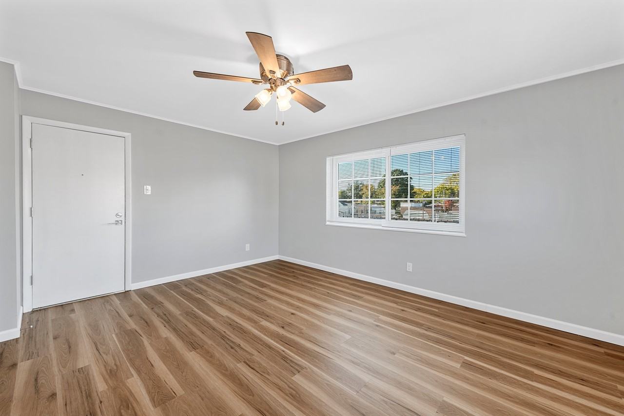 6244 Gravois Ave - Photo 3 of 20