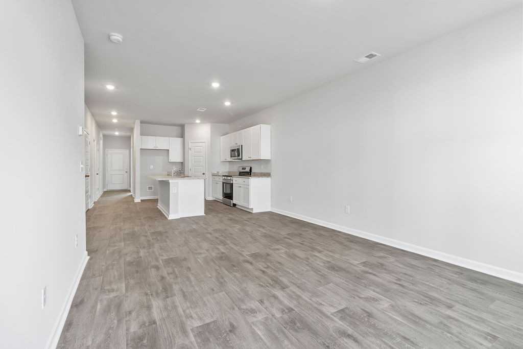 173 Hoffman Park Dr - Photo 5 of 16