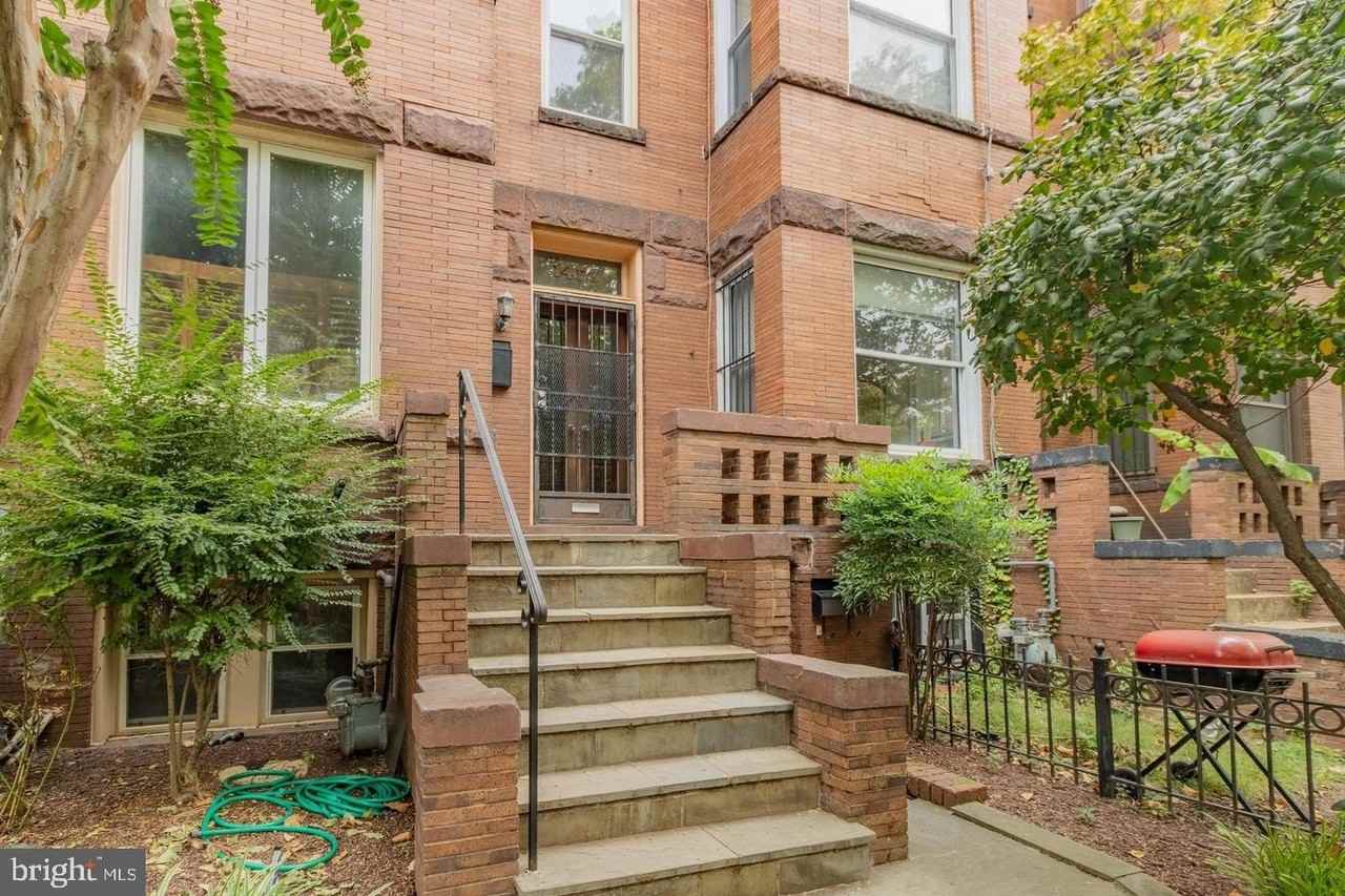 1459 Chapin St Nw - Photo 6 of 50