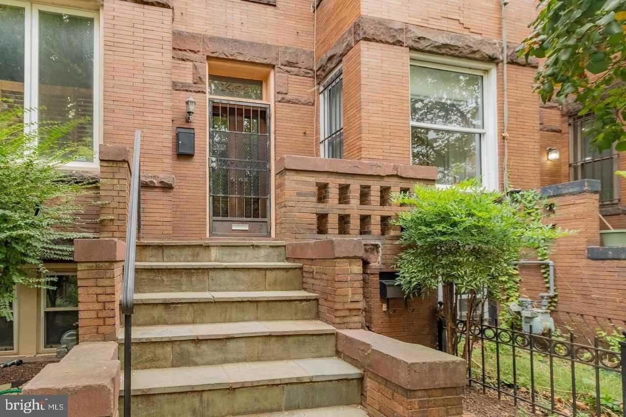 1459 Chapin St Nw - Photo 7 of 50