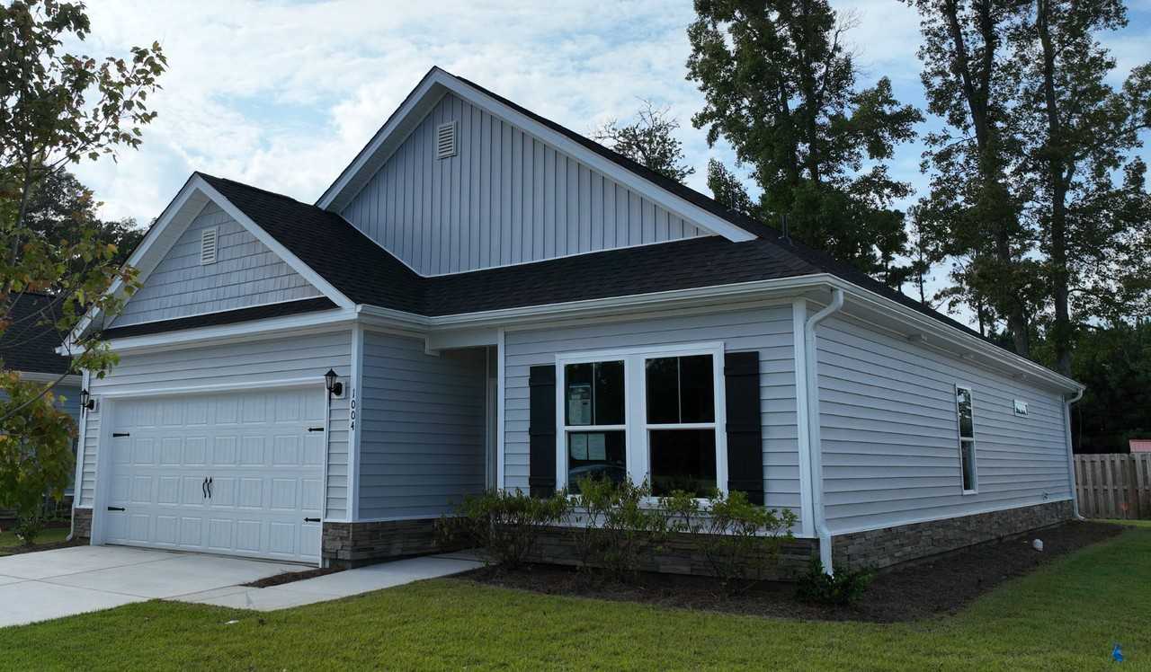 1052 Moen Loop - Photo 2 of 24