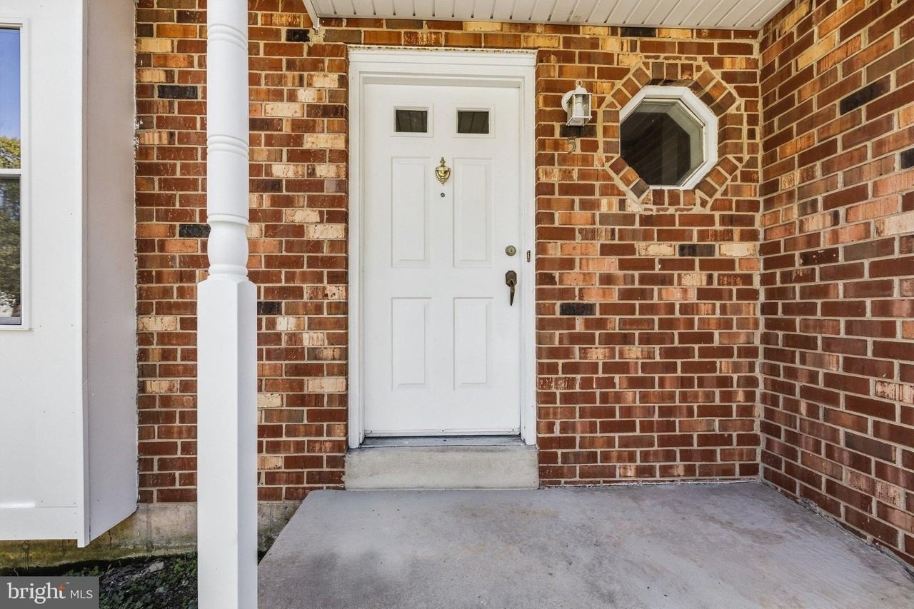 5 Firethorn Ct - Photo 4 of 46