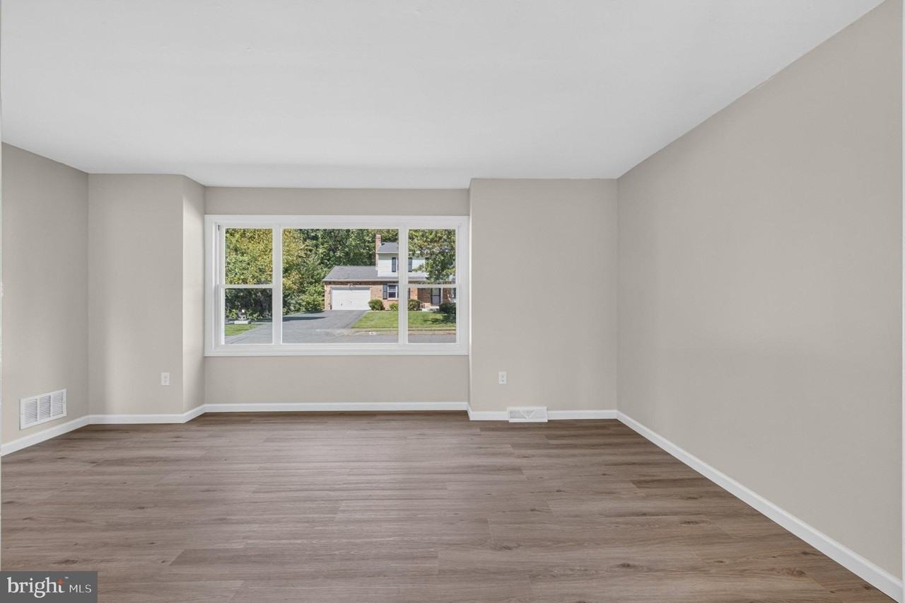5 Firethorn Ct - Photo 6 of 46
