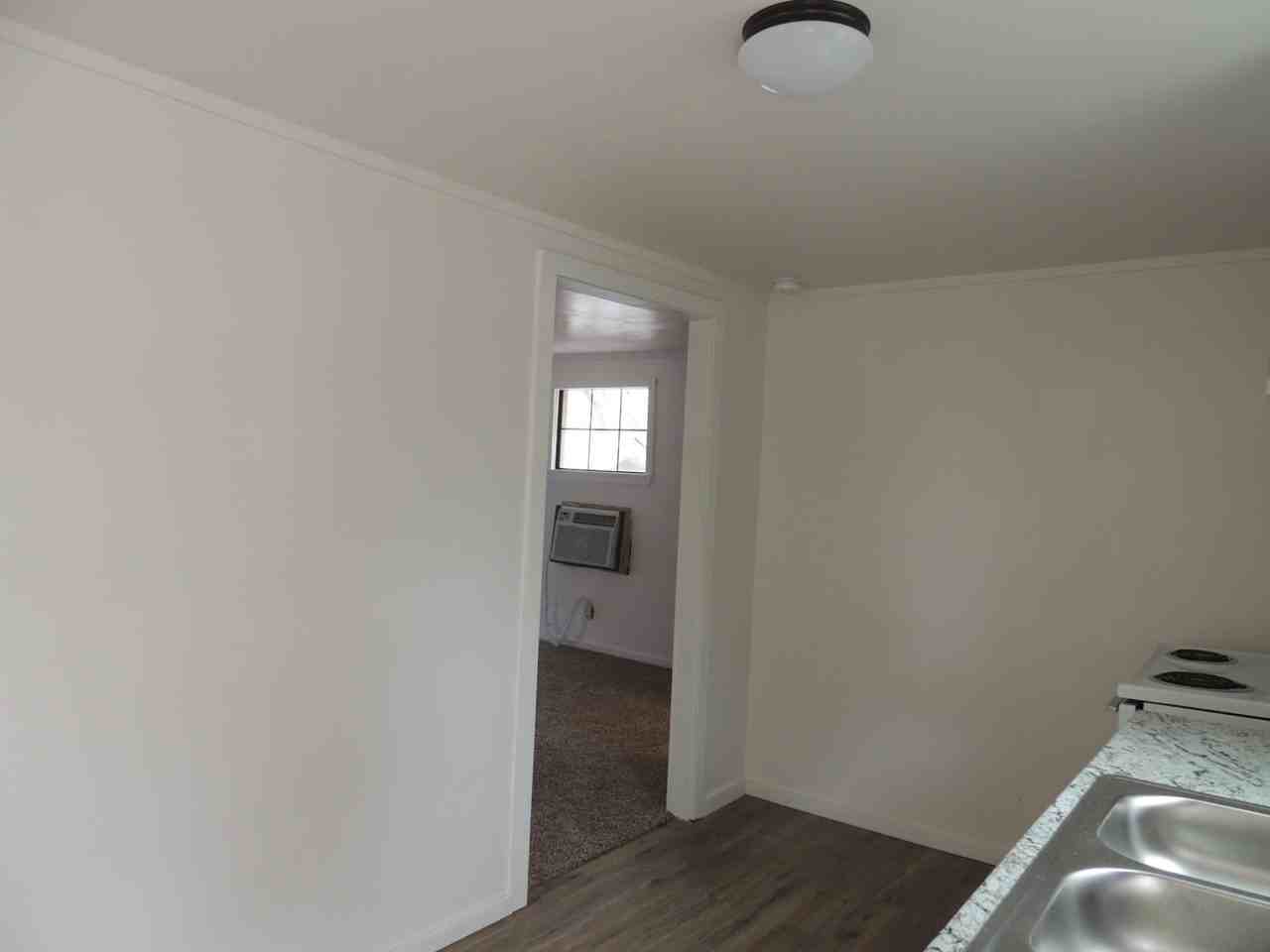 1517 1/2 S Main St - Photo 5 of 16
