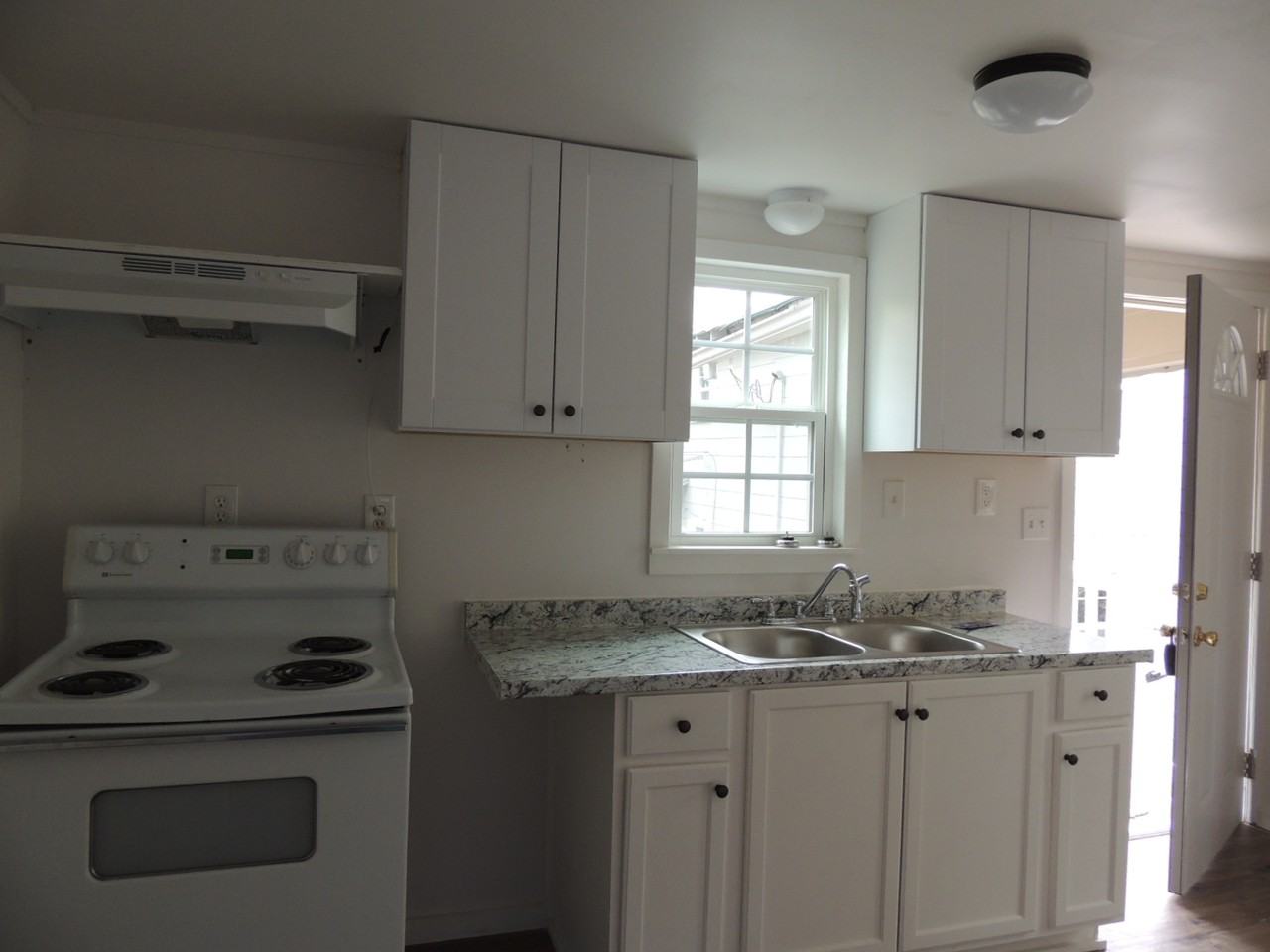 1517 1/2 S Main St - Photo 7 of 16