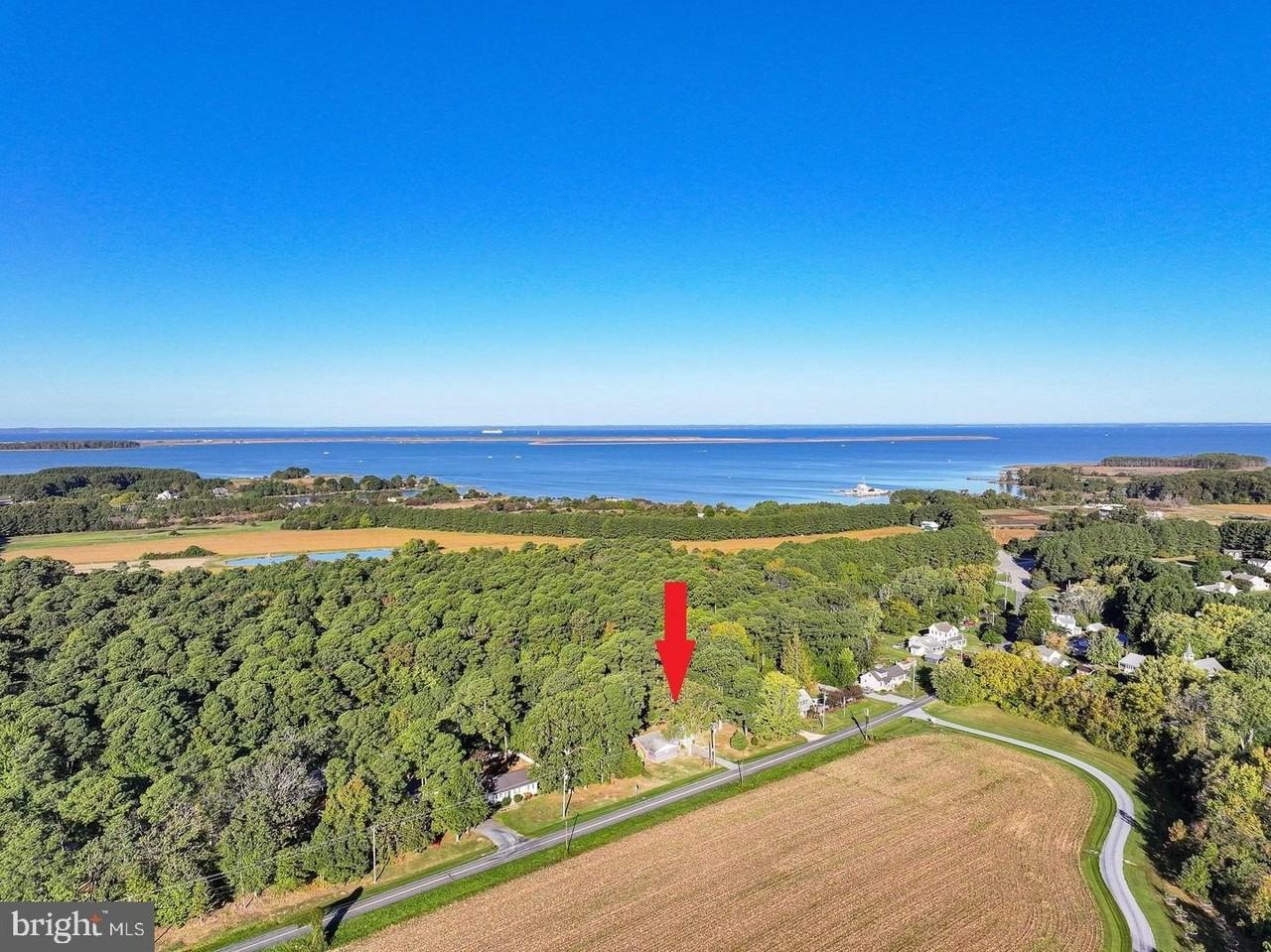 7612 Sherwood Rd - Photo 4 of 25