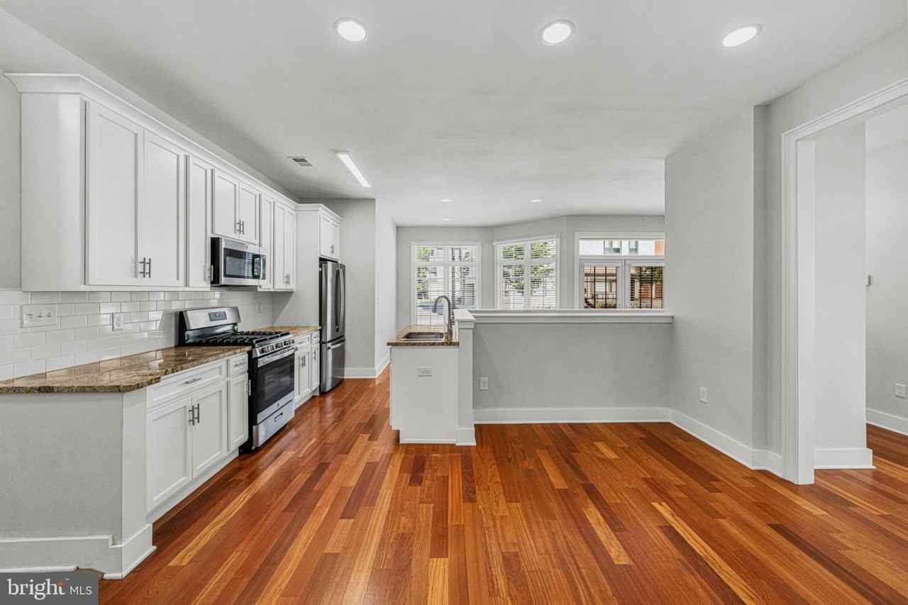 152 Witherspoon St - Photo 4 of 25