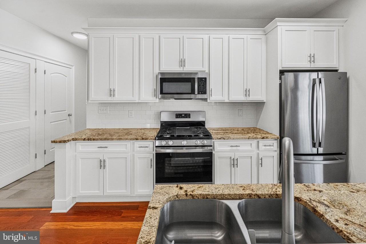 152 Witherspoon St - Photo 5 of 25