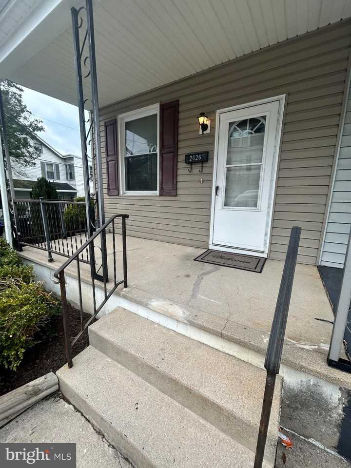 2626 Penbrook Ave - Photo 2 of 23