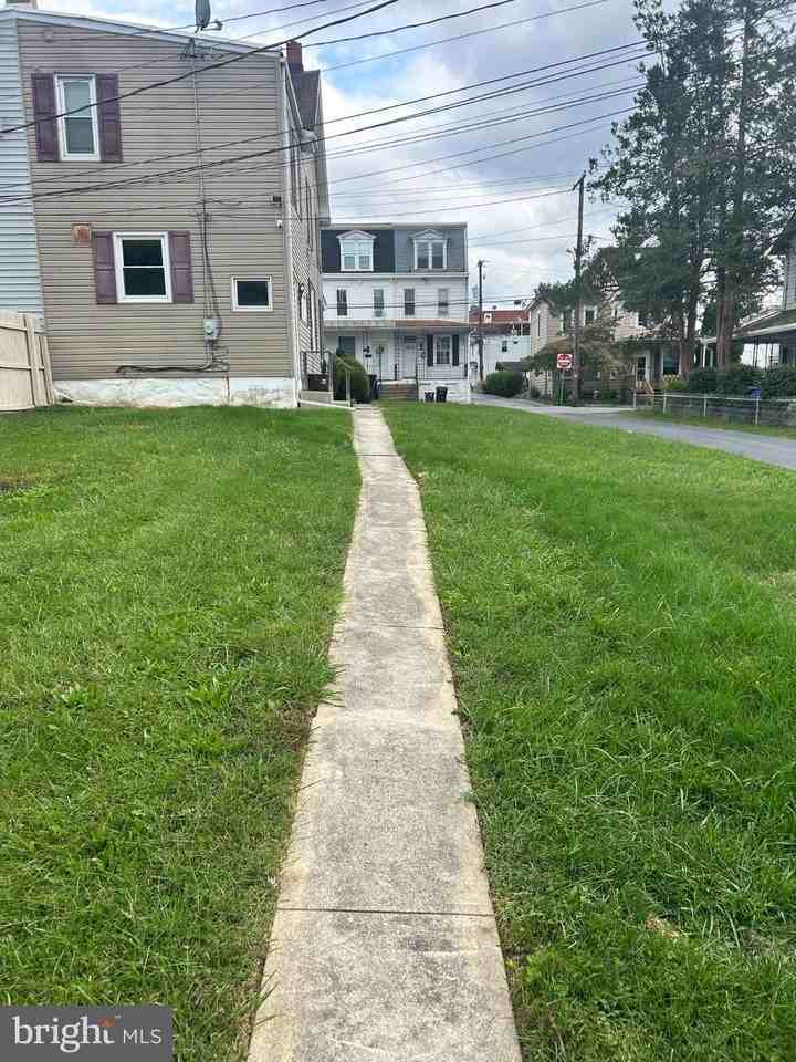2626 Penbrook Ave - Photo 6 of 23