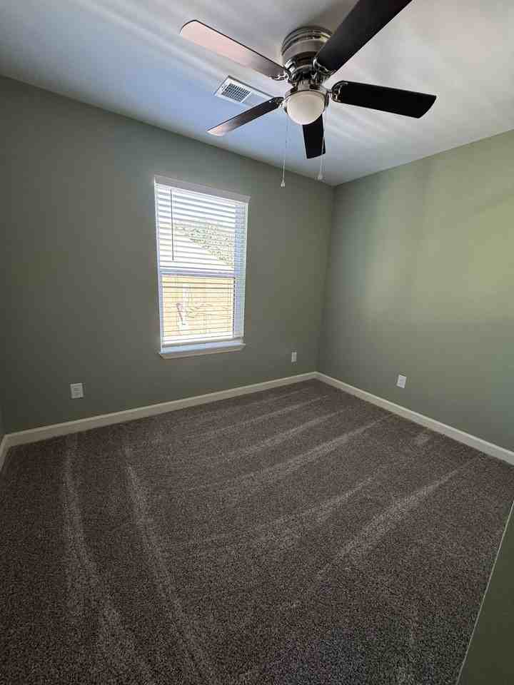 409 W Wood St #B - Photo 2 of 18