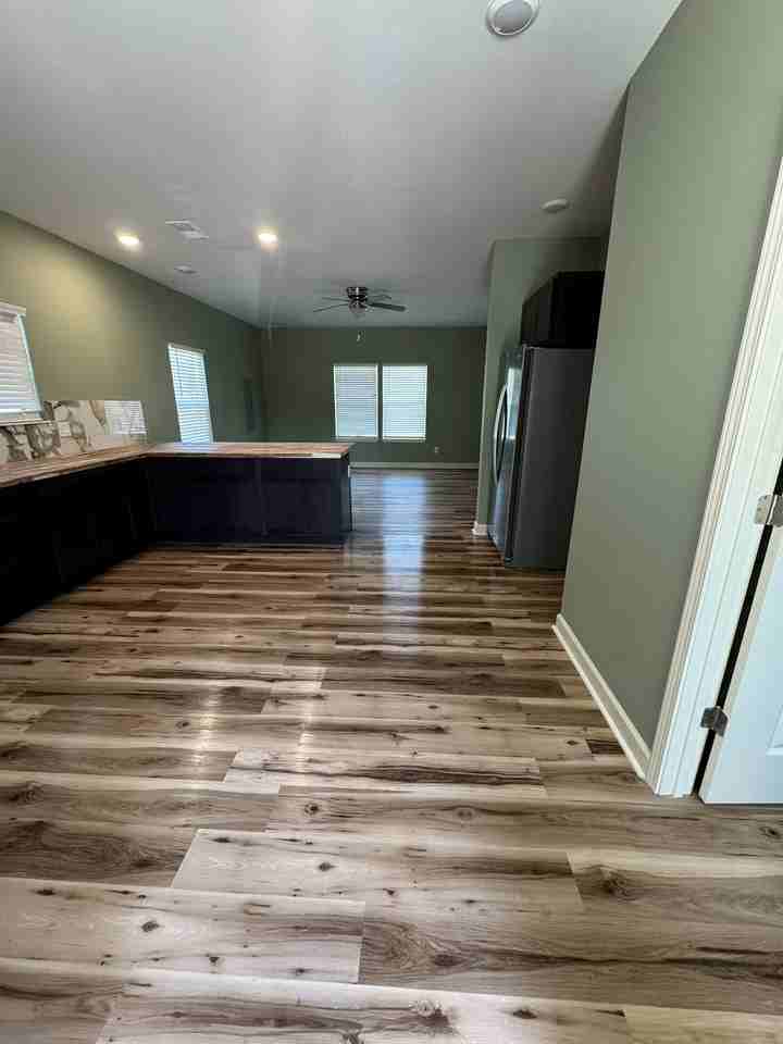 409 W Wood St #B - Photo 4 of 18