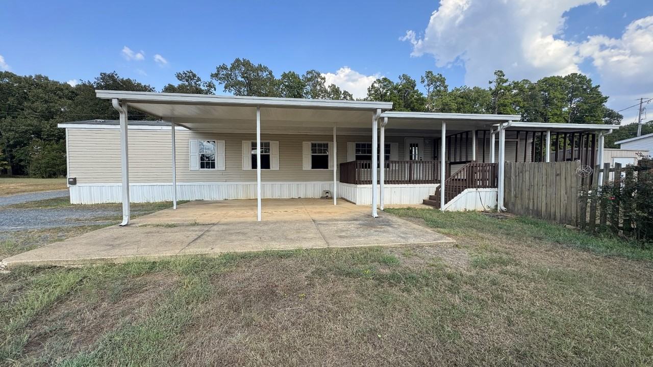 304 Winnfield Rd - Photo 3 of 17