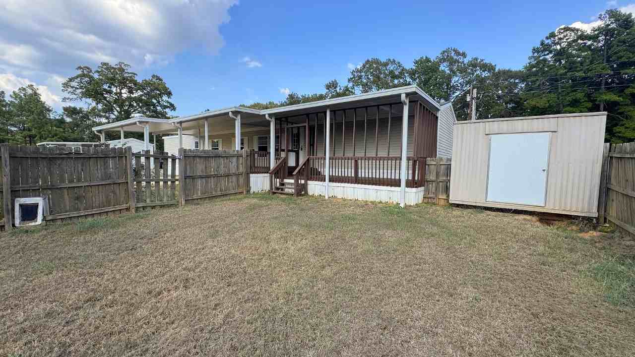 304 Winnfield Rd - Photo 4 of 17