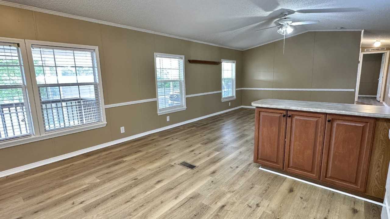304 Winnfield Rd - Photo 7 of 17