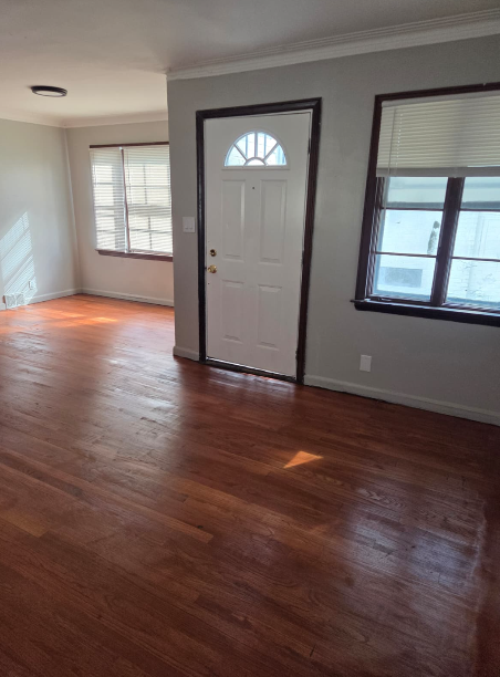 12410 Duchess St - Photo 2 of 4
