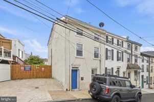 featured image of 195 Conarroe St
