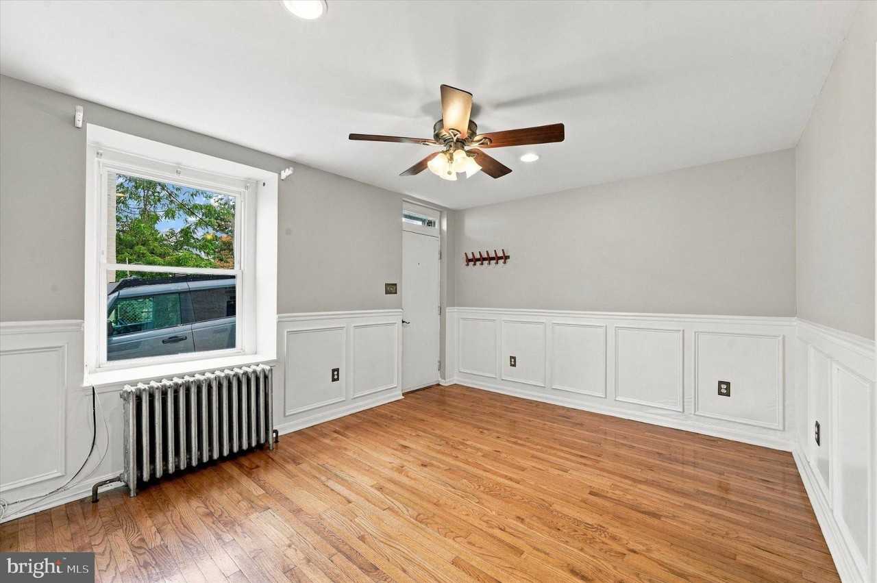 195 Conarroe St - Photo 4 of 14
