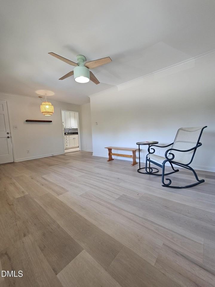 707 Daniels St #D - Photo 6 of 24