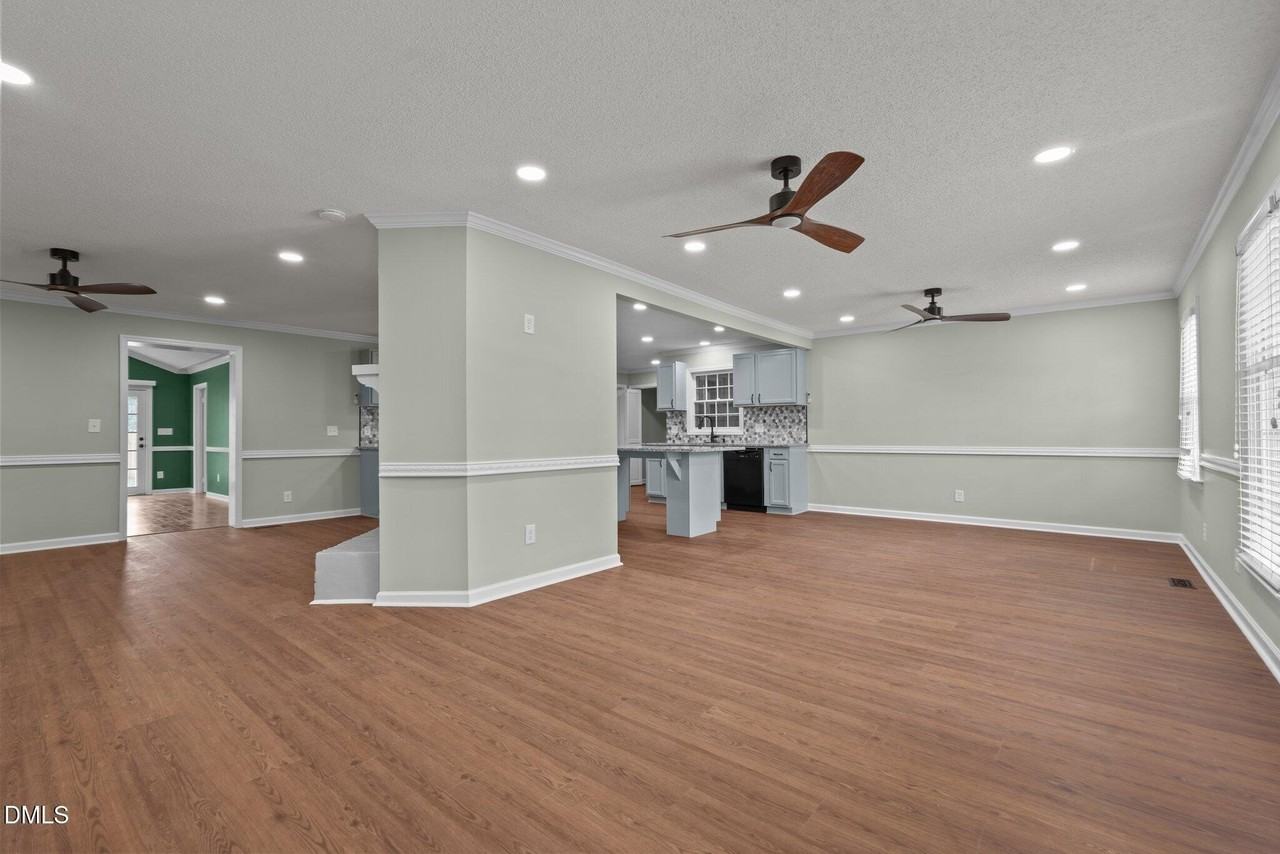 1505 Fairview St - Photo 4 of 40