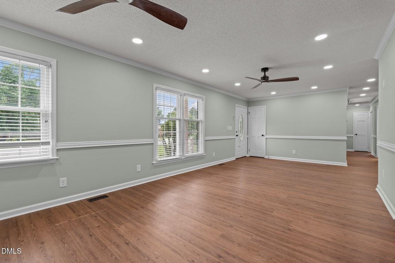 1505 Fairview St - Photo 6 of 40