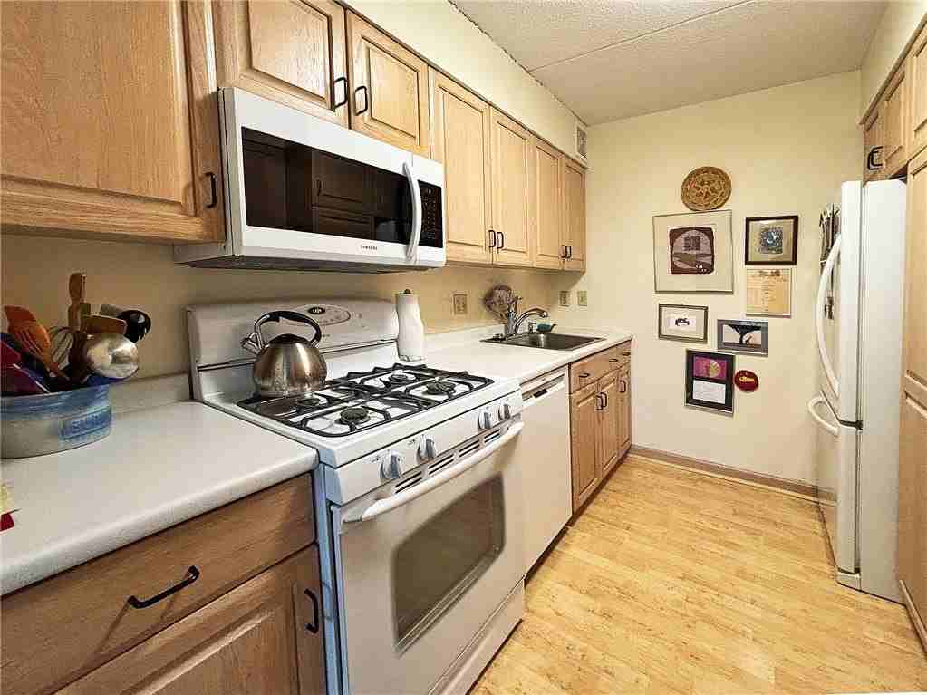 1160 Bower Hill Rd #310A - Photo 5 of 43